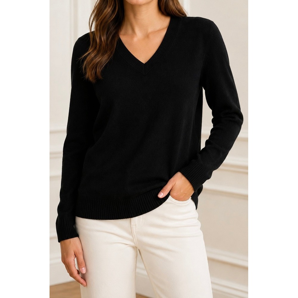 J.McLaughlin 100% Cashmere V-Neck Sweater Size L Black Quiet Luxury